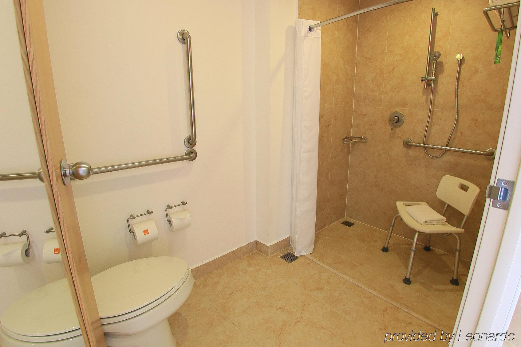 Hotel One Queretaro Aeropuerto 3*