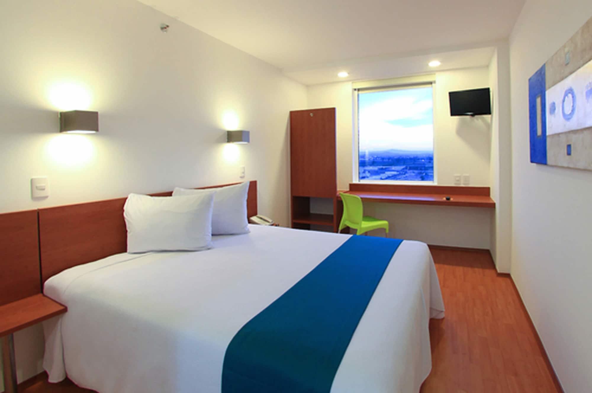 Hotel One Queretaro Aeropuerto 3*