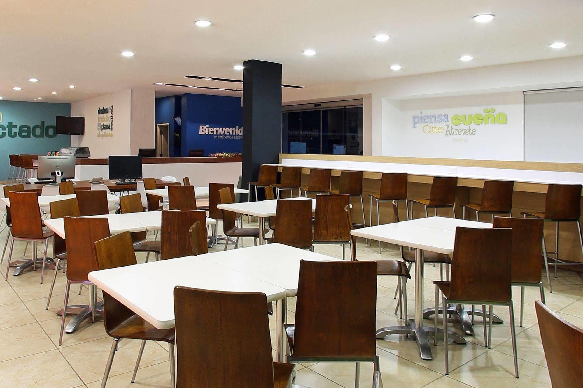 Hotel One Queretaro Aeropuerto El Coyote